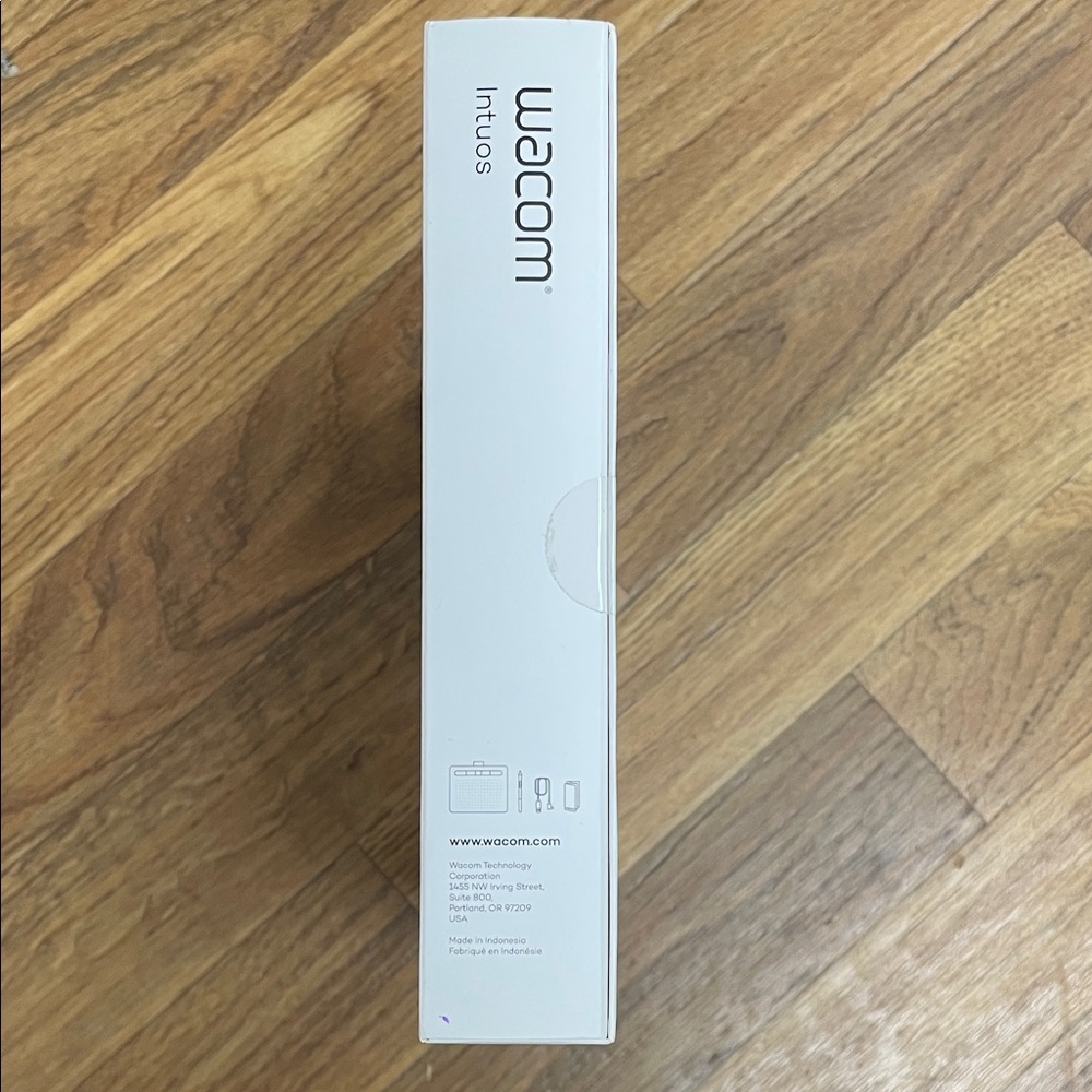 Wacom Intuos Black Pen Tablet - Picture 2 of 4